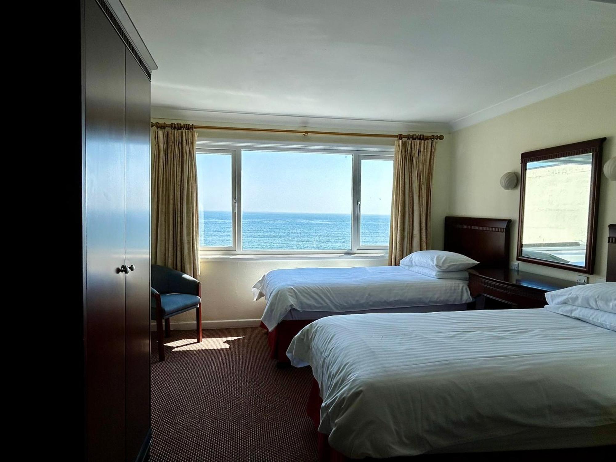 Regent Court - Seafront, Sandown - Free Car Ferry For Bookings Of 3 Or More Nights, Subject To Availability ภายนอก รูปภาพ