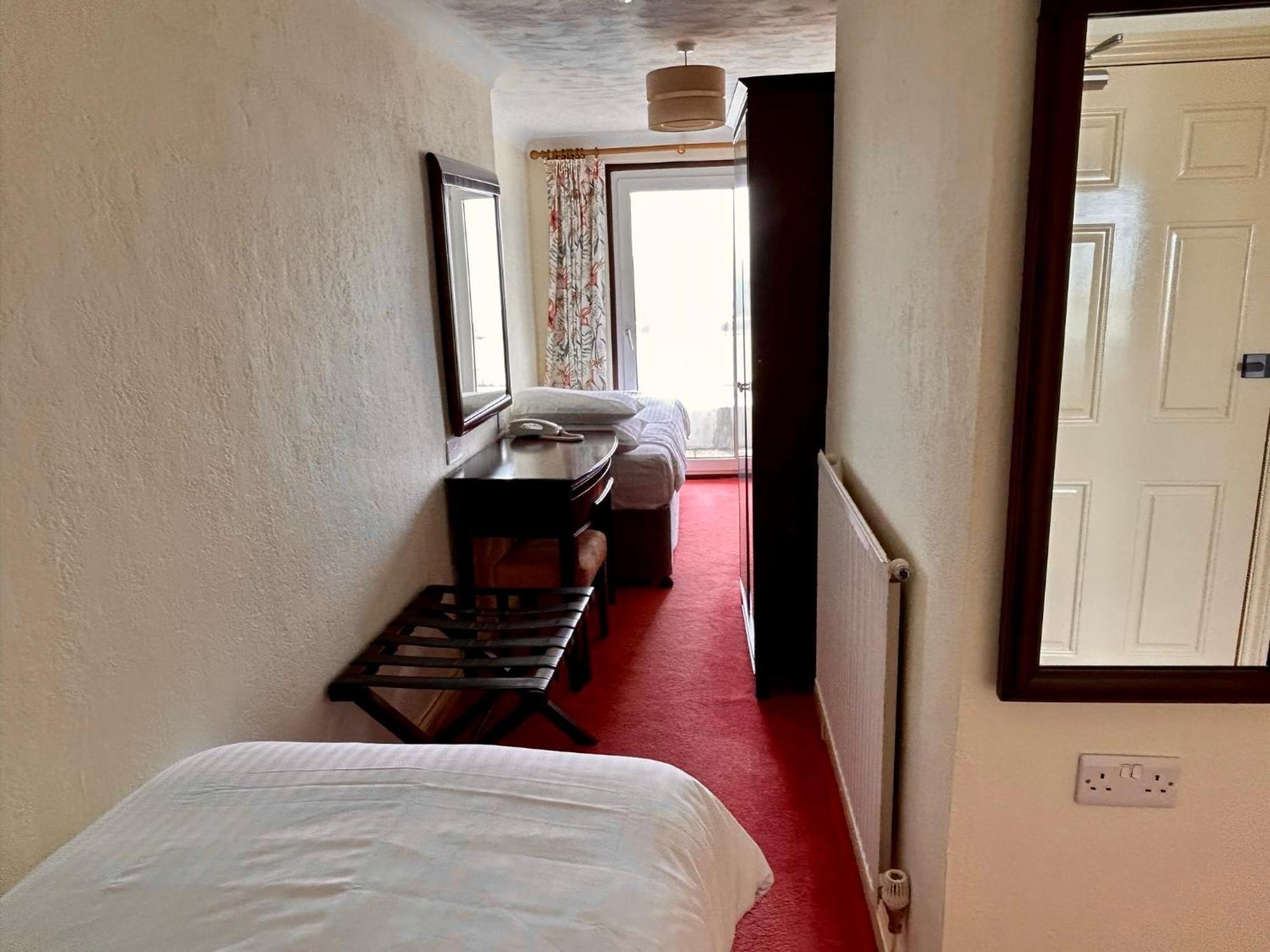 Regent Court - Seafront, Sandown - Free Car Ferry For Bookings Of 3 Or More Nights, Subject To Availability ภายนอก รูปภาพ