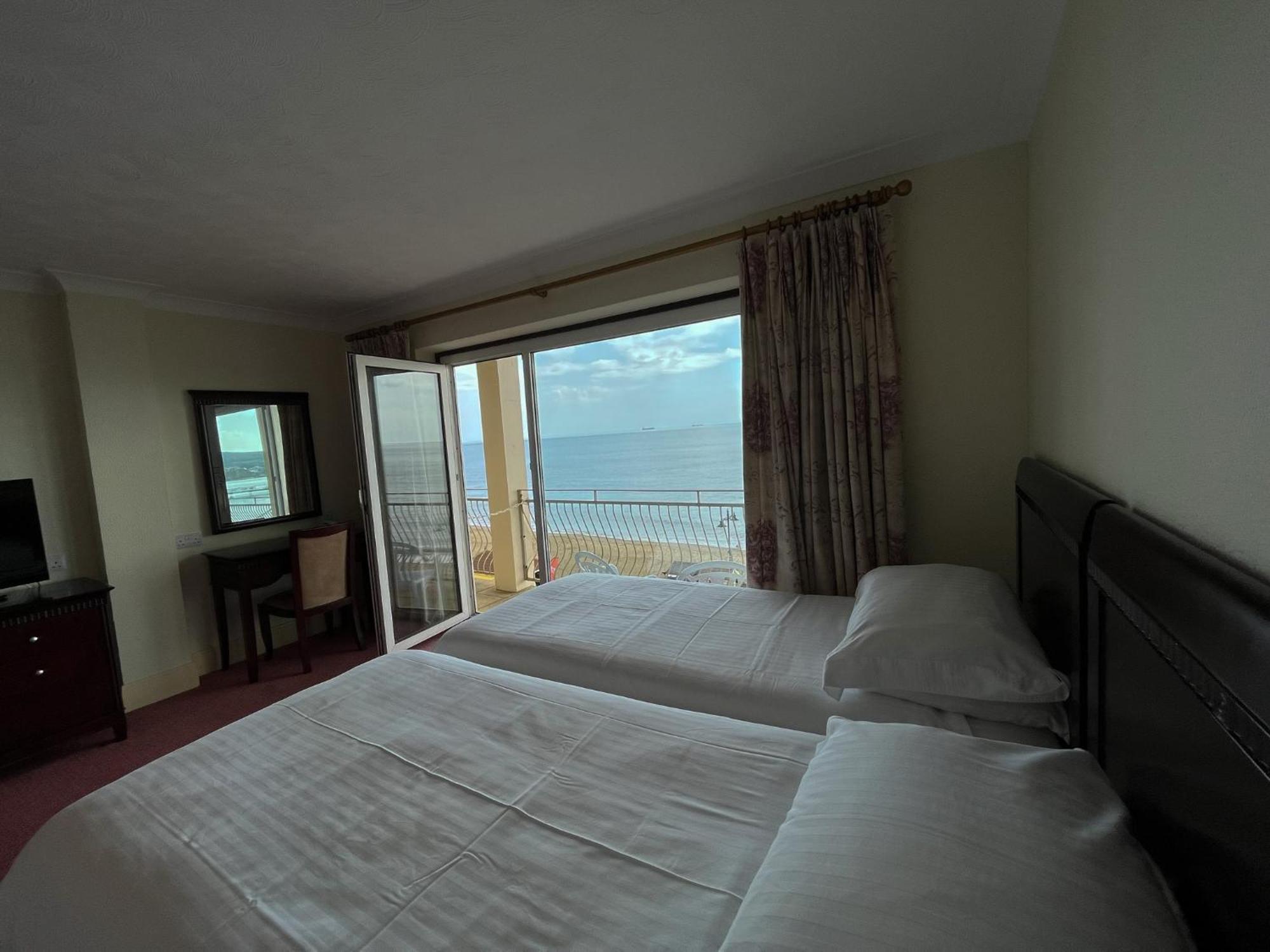 Regent Court - Seafront, Sandown - Free Car Ferry For Bookings Of 3 Or More Nights, Subject To Availability ห้อง รูปภาพ
