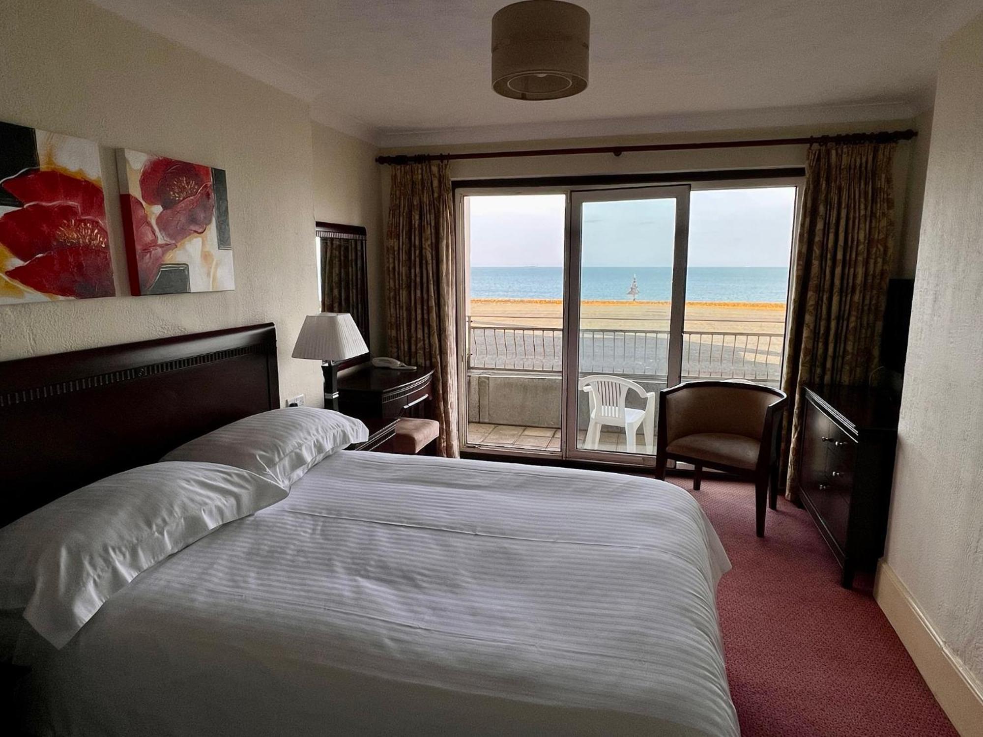 Regent Court - Seafront, Sandown - Free Car Ferry For Bookings Of 3 Or More Nights, Subject To Availability ห้อง รูปภาพ