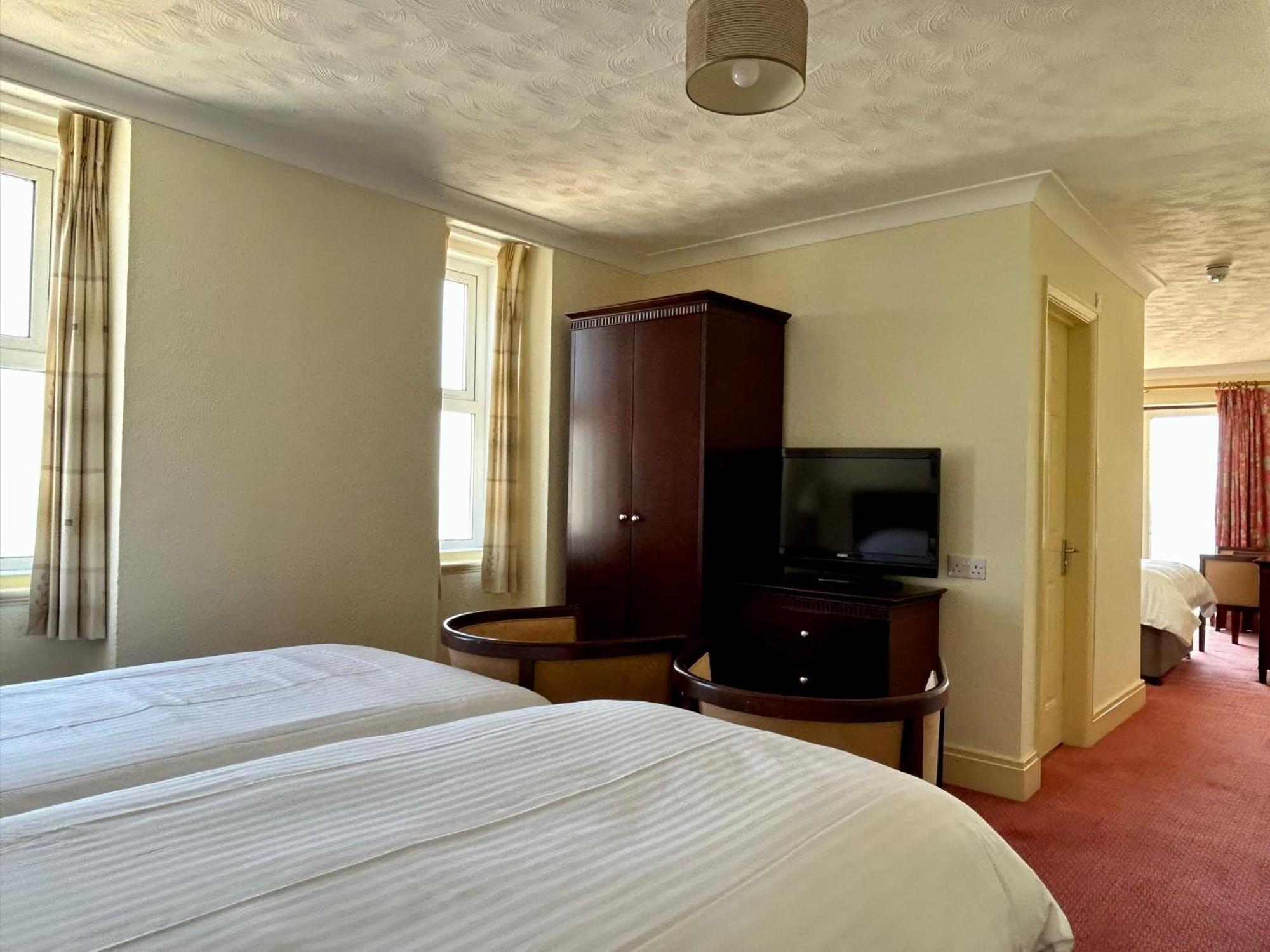 Regent Court - Seafront, Sandown - Free Car Ferry For Bookings Of 3 Or More Nights, Subject To Availability ห้อง รูปภาพ