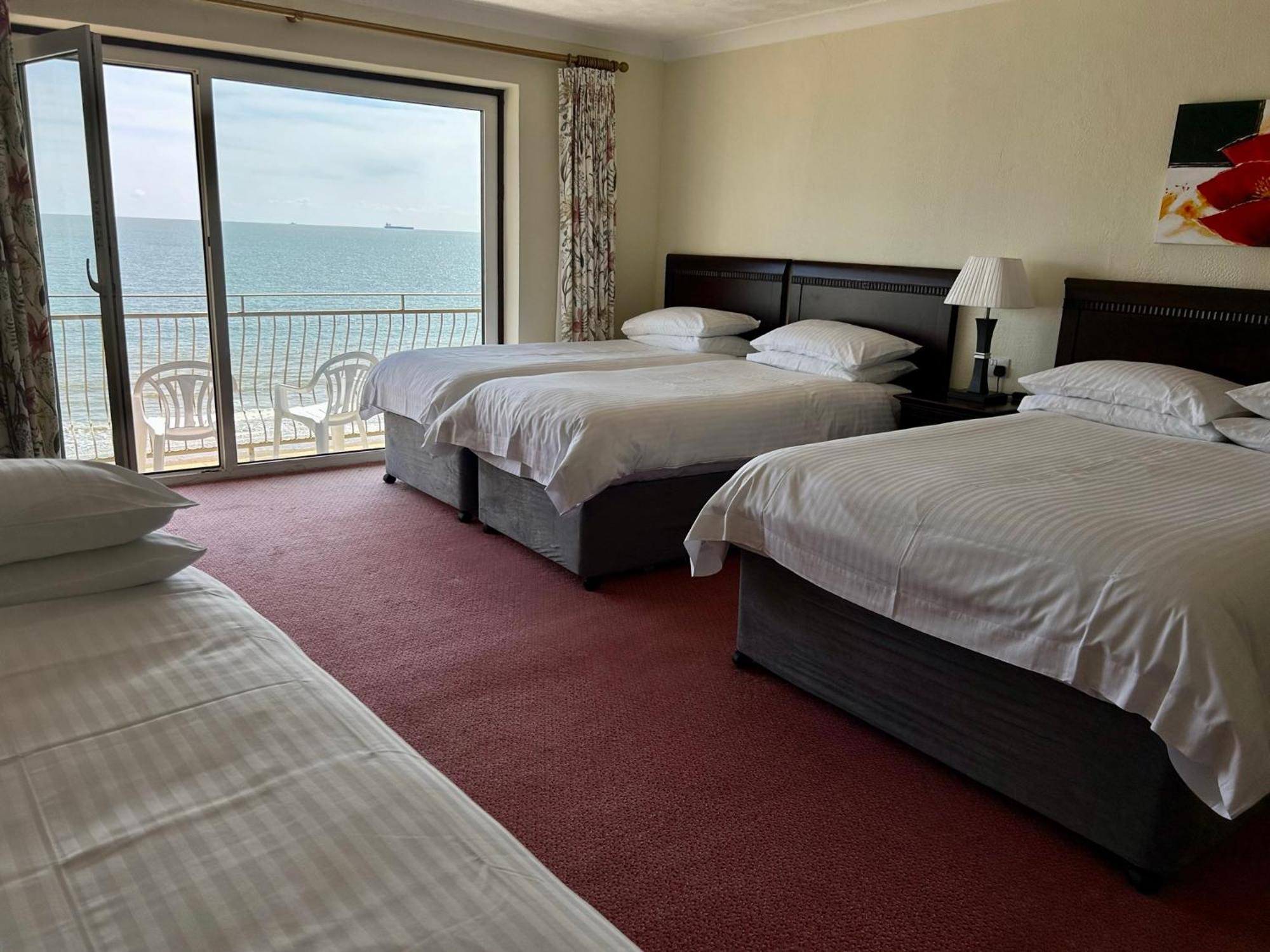 Regent Court - Seafront, Sandown - Free Car Ferry For Bookings Of 3 Or More Nights, Subject To Availability ห้อง รูปภาพ