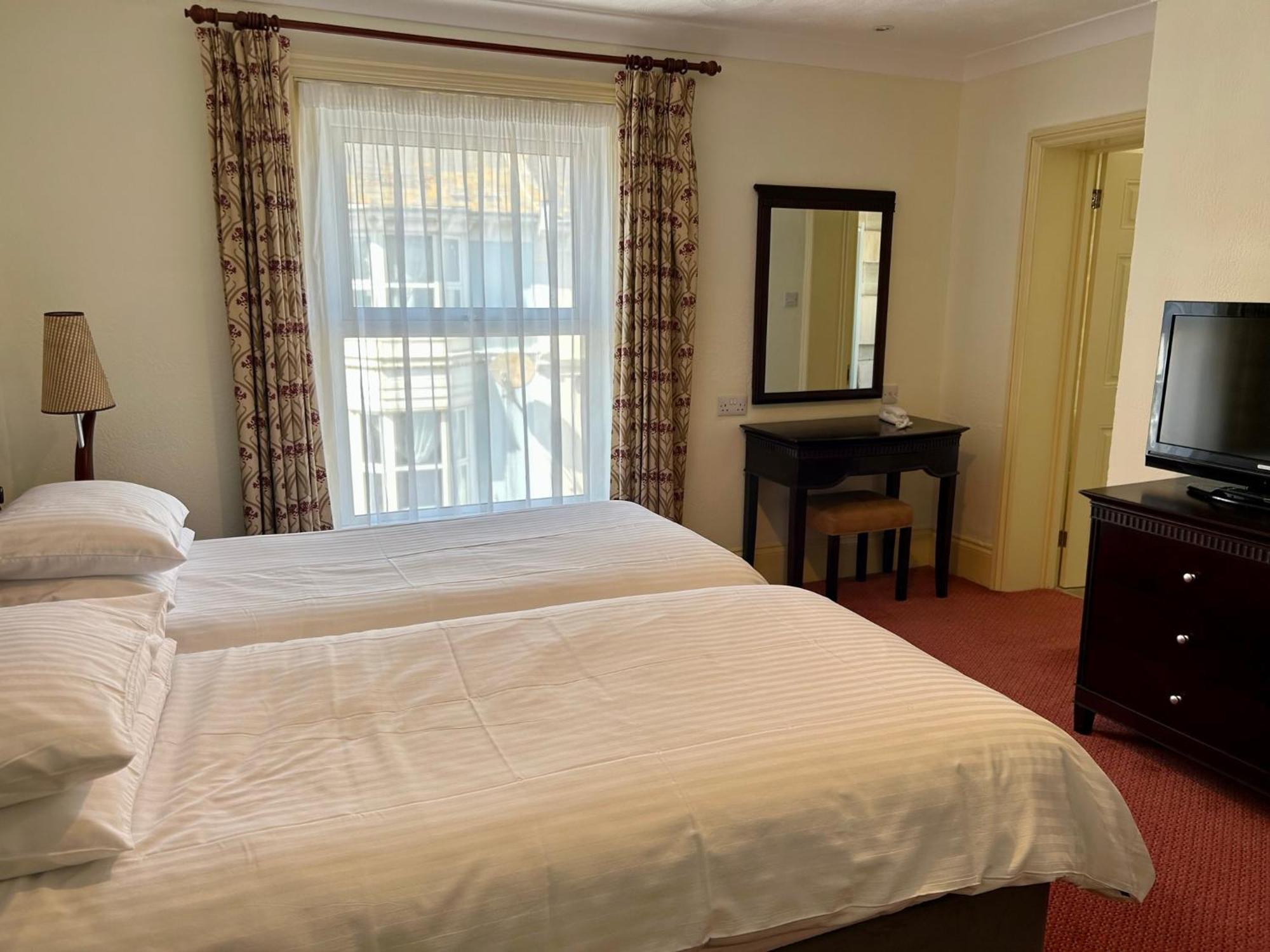 Regent Court - Seafront, Sandown - Free Car Ferry For Bookings Of 3 Or More Nights, Subject To Availability ห้อง รูปภาพ